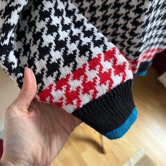 BEST American Clothing Company Vintage Black White Red Blue Houndstooth Sweater - Picture 6 of 12